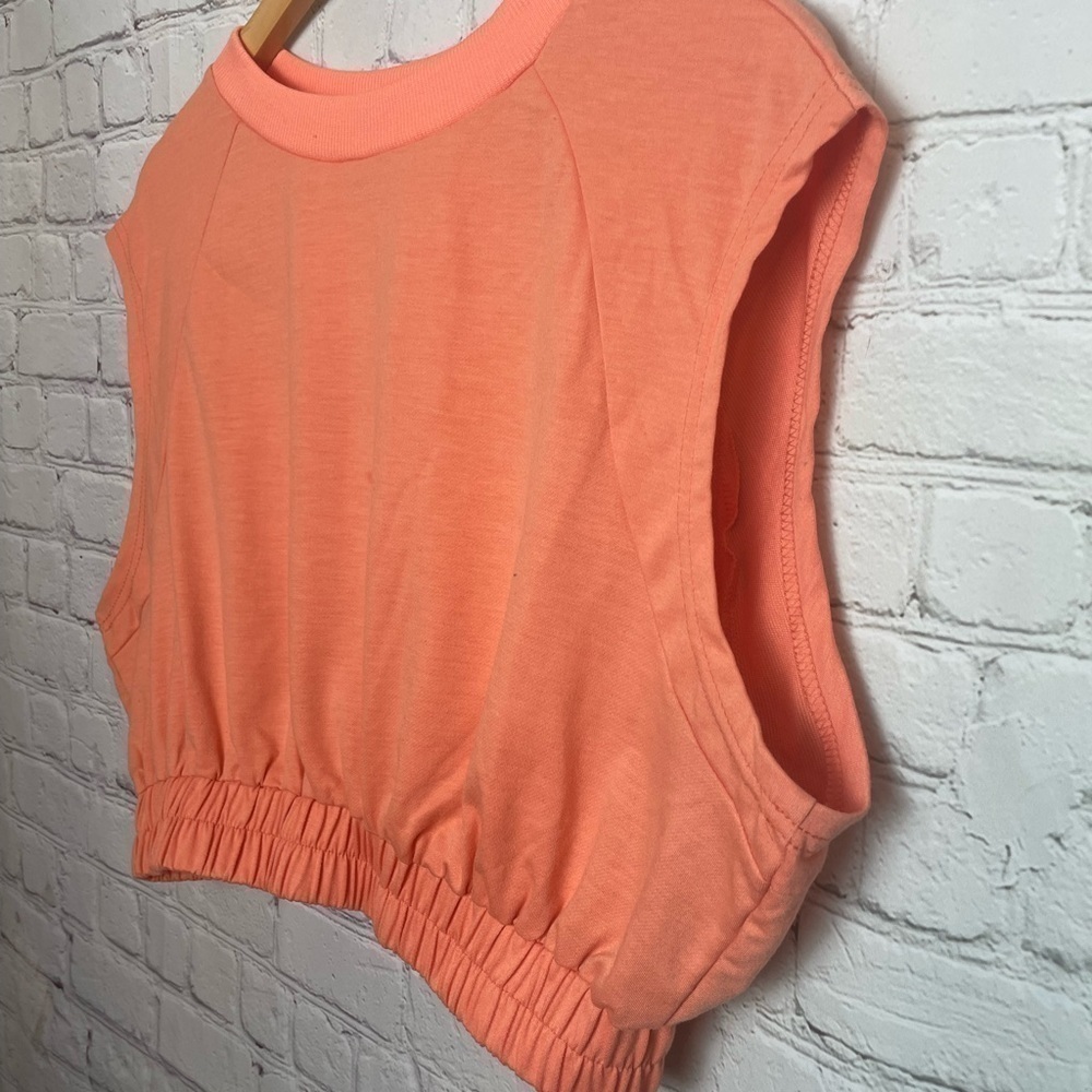 Crop Sleeveless Causal Fitted Top Size: X-Large - Picture 4 of 9